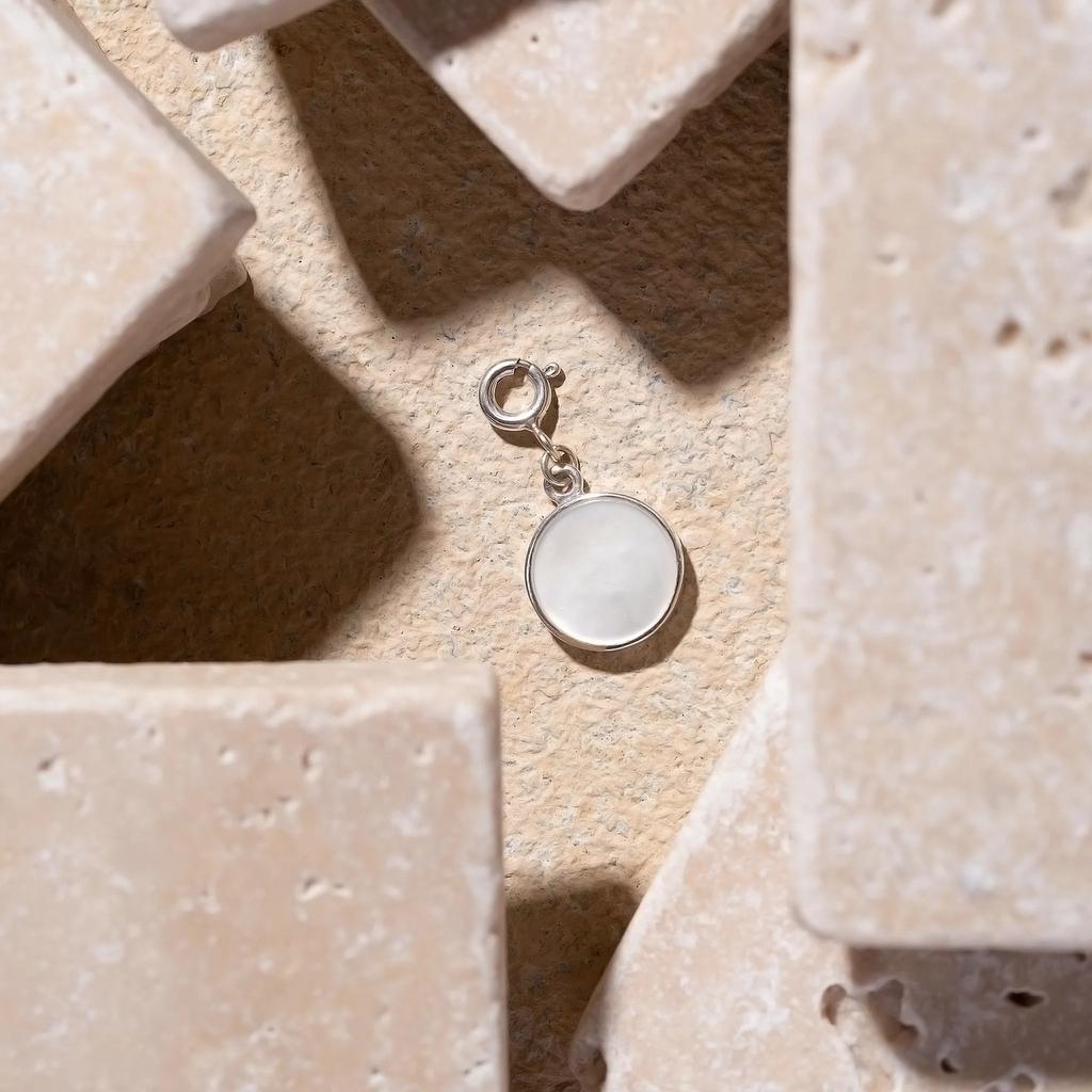 Подвеска с круглым перламутром (на карабине) (Ag 925)