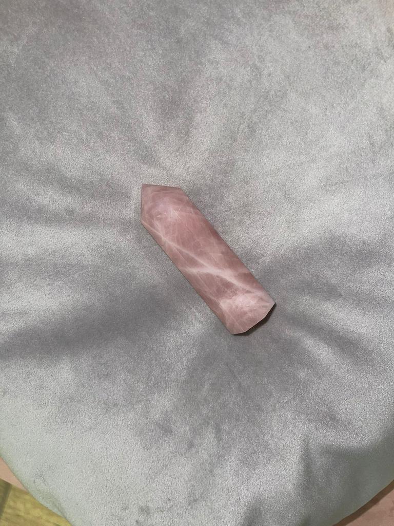 Кристалл карандаш (розовый кварц).