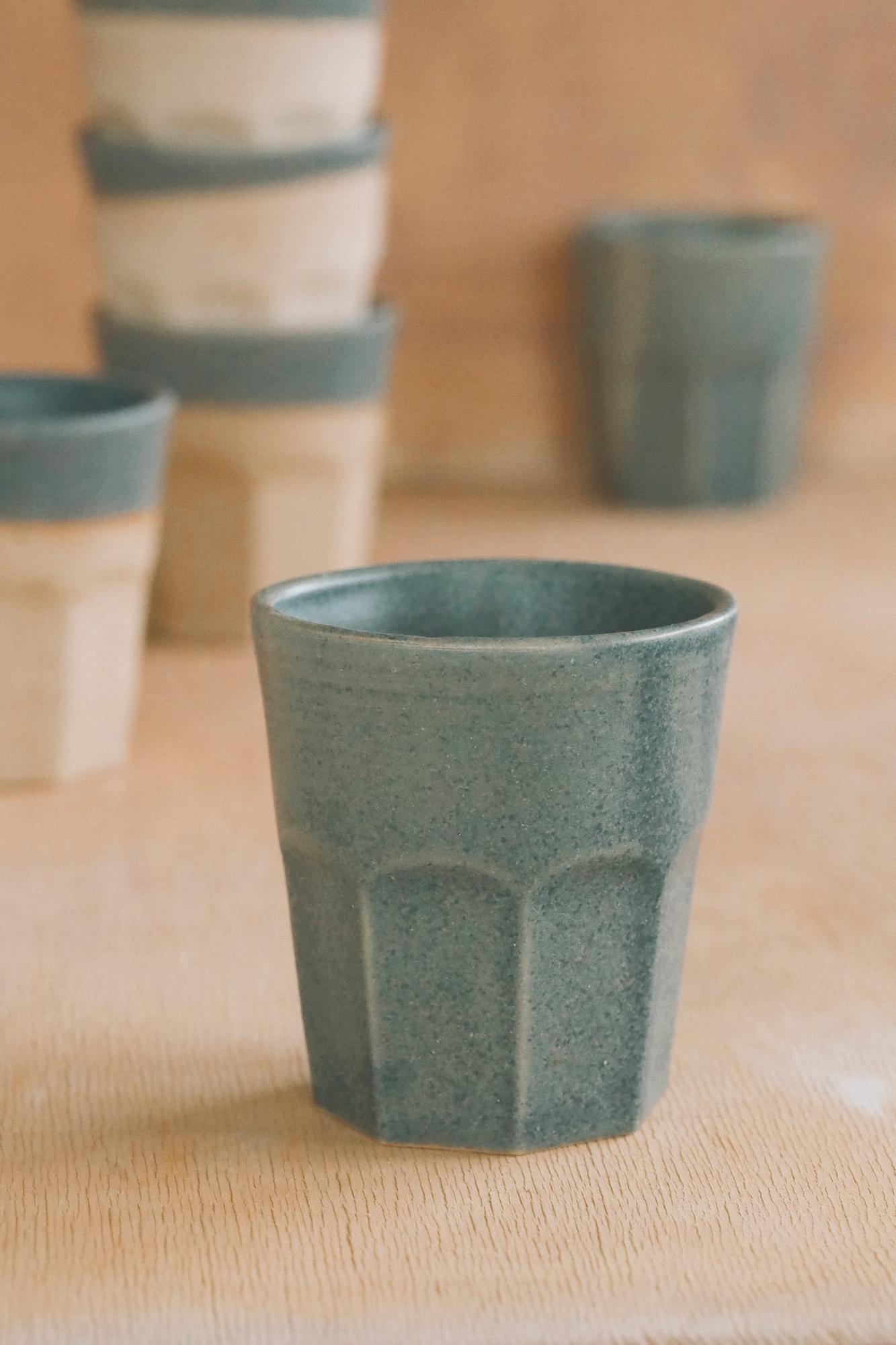 Кофейный гранёный стакан FOLKVA синего цвета