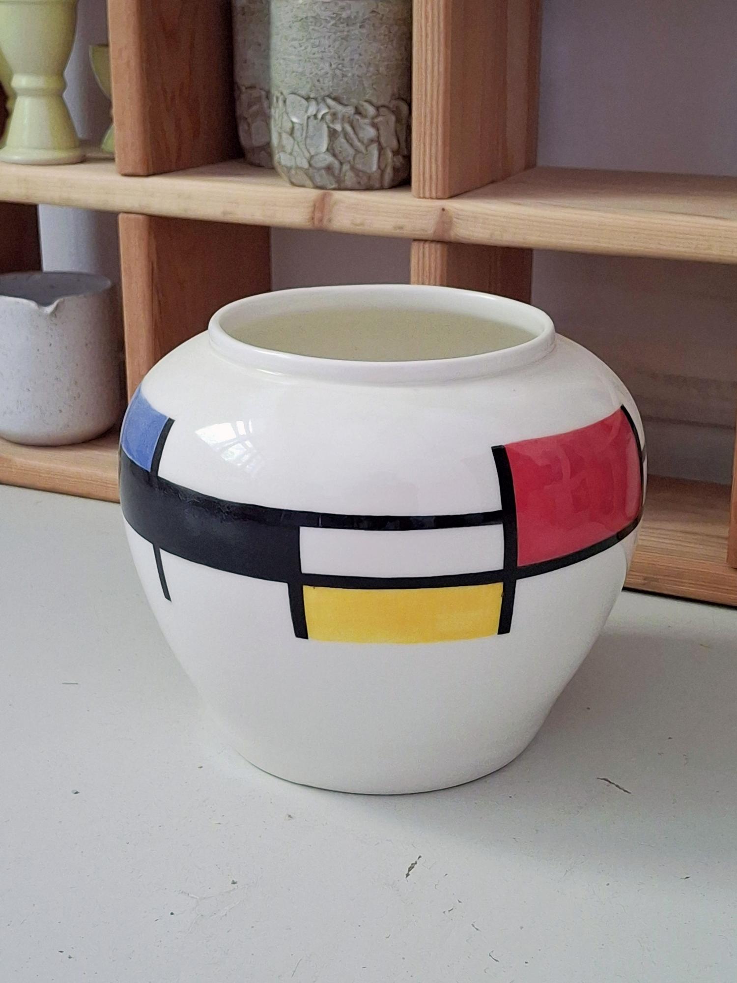 Ваза Мондриан