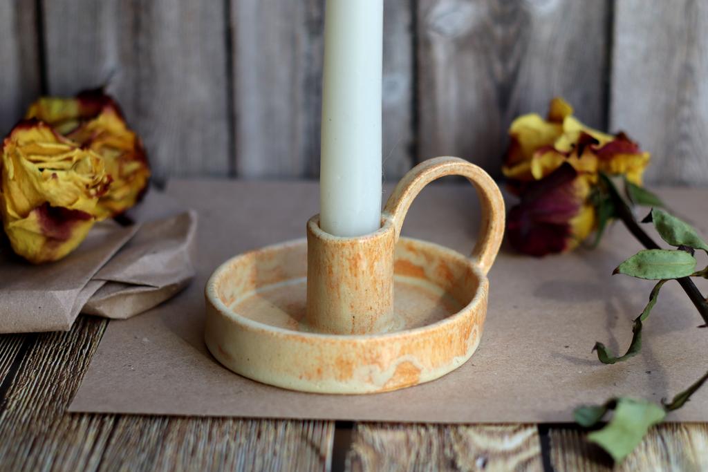 Подсвечник круглый. Цвет "сено"