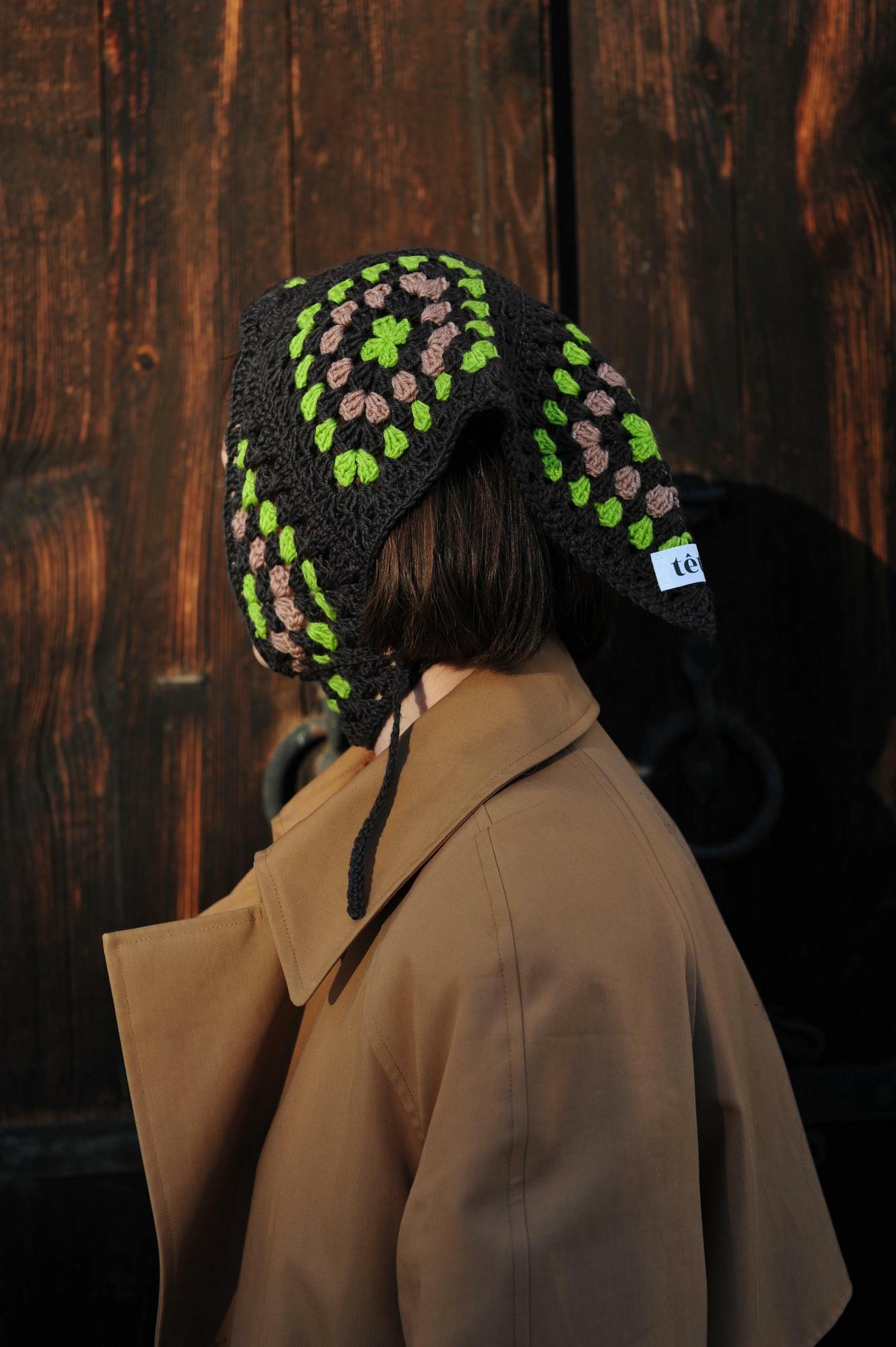 Косынка кроше тёмно-зелёная