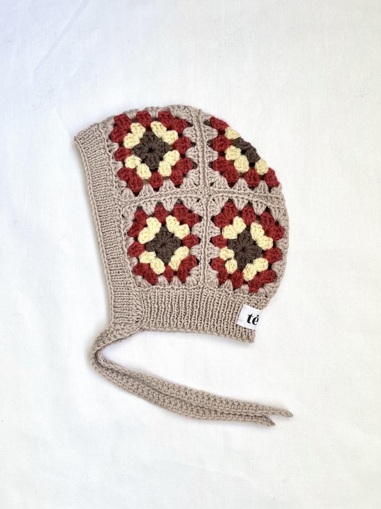 Чепчик кроше бежевый