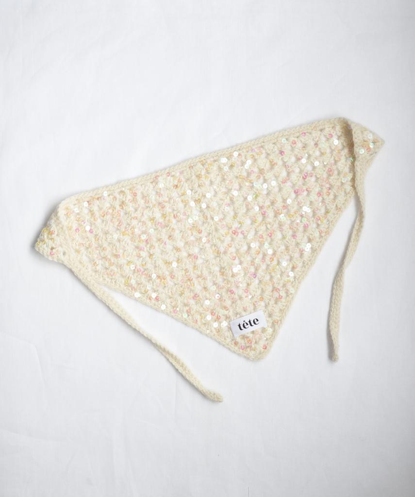 Косынка с пайетками молочная