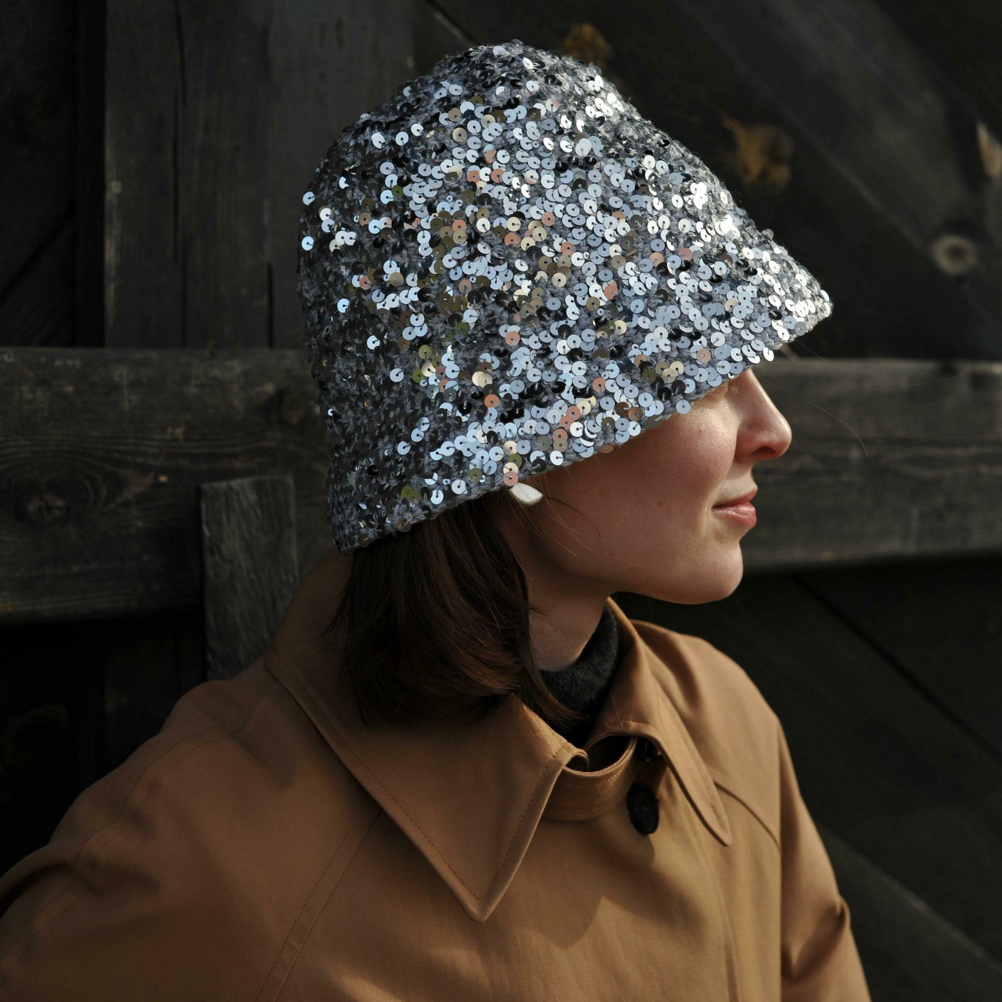 Панама с пайетками серебристая