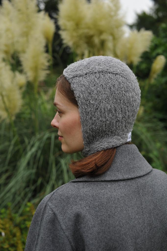 Чепчик серый фактурный