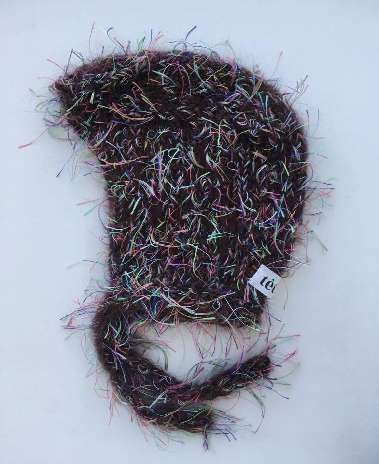 Чепчик коричневый с цветными ниточками