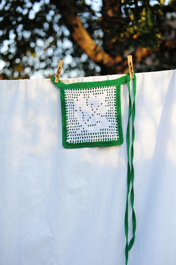 Карман с листом