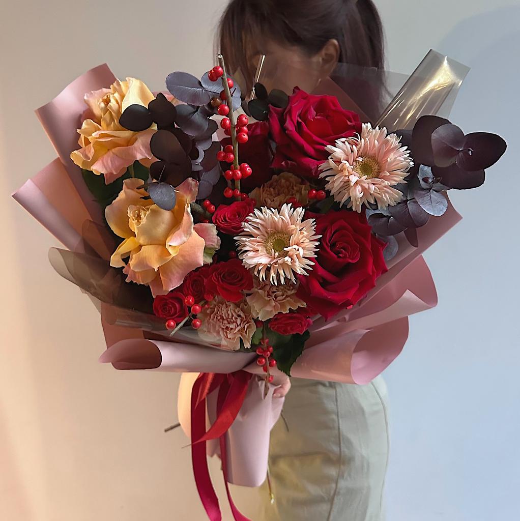 Барокко (Розы, Миникерберы, Иллекс, Эвкалипт)