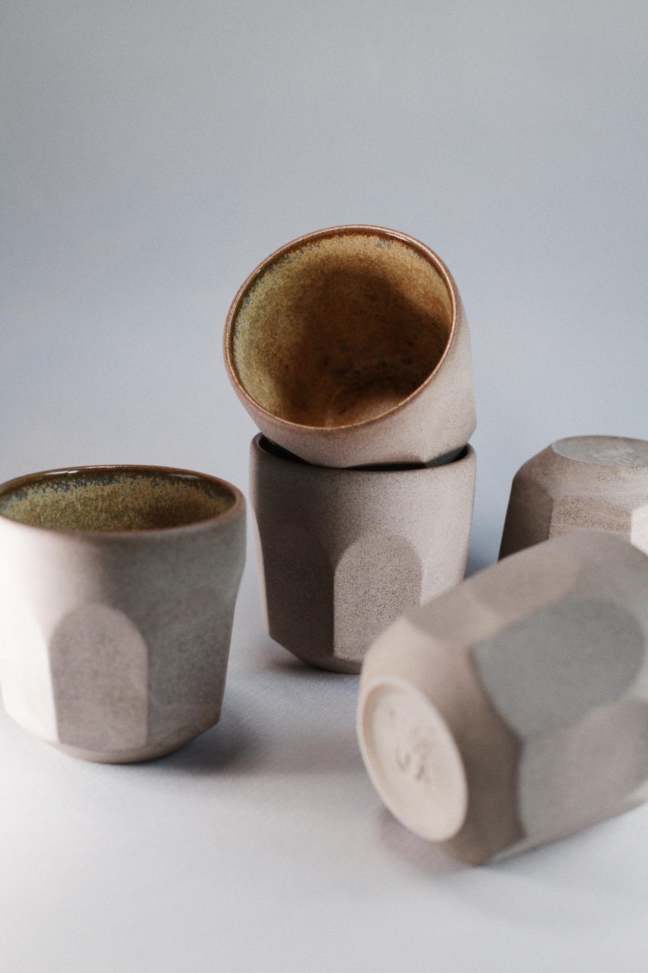 Facets Бегом Домой