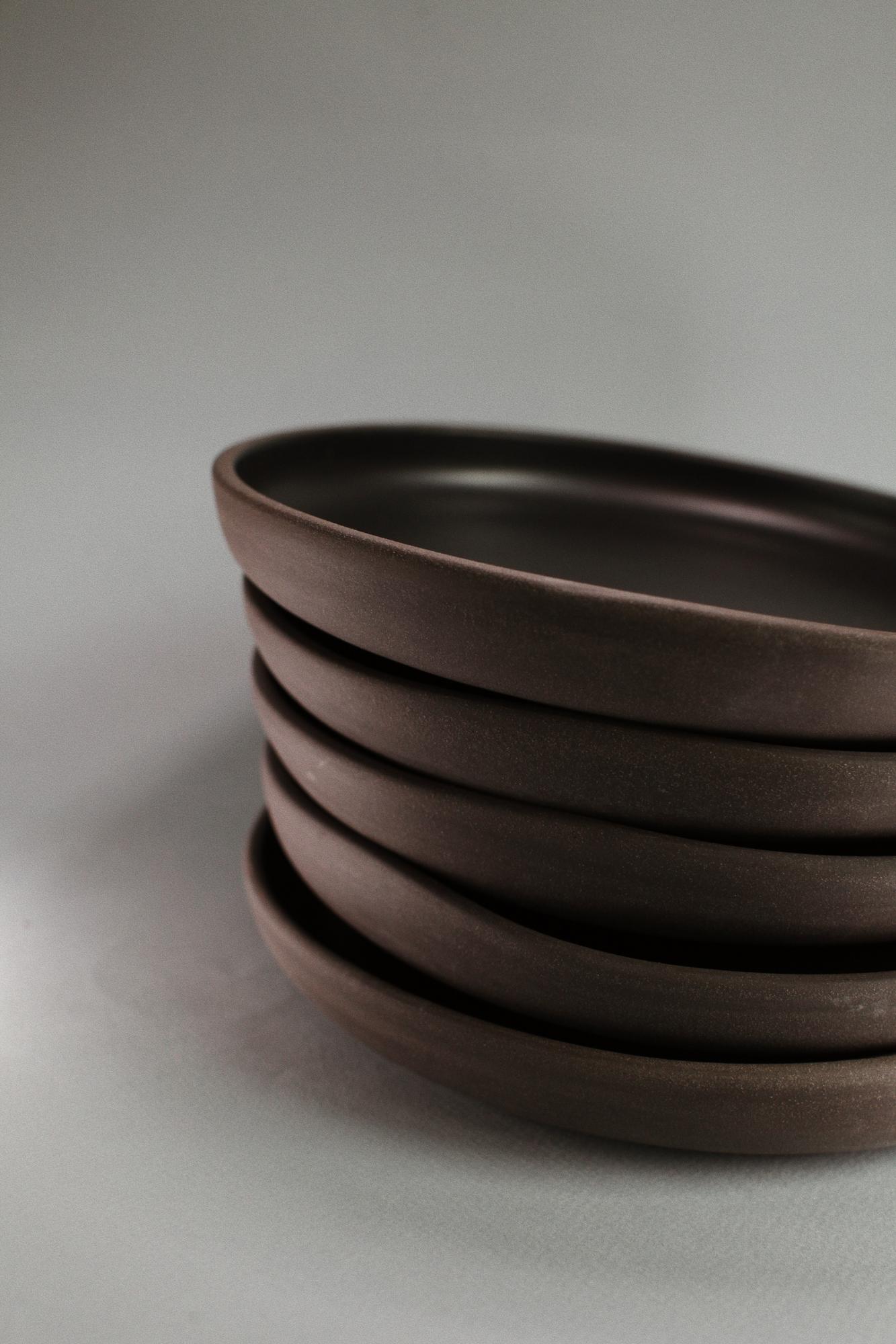 Total Black Simple Plate 6PM