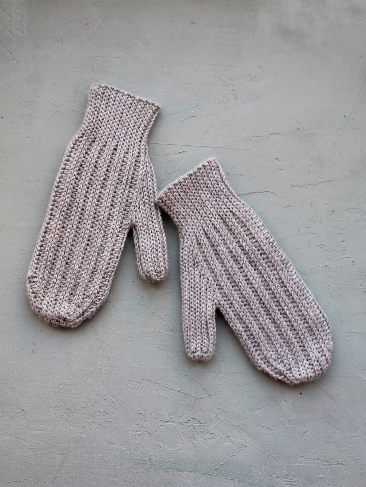 Мастер-класс по вязанию крючком  "Варежки резинкой 2х2"