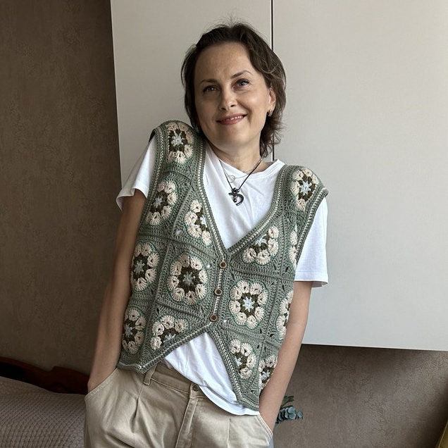 жилет из мотивов