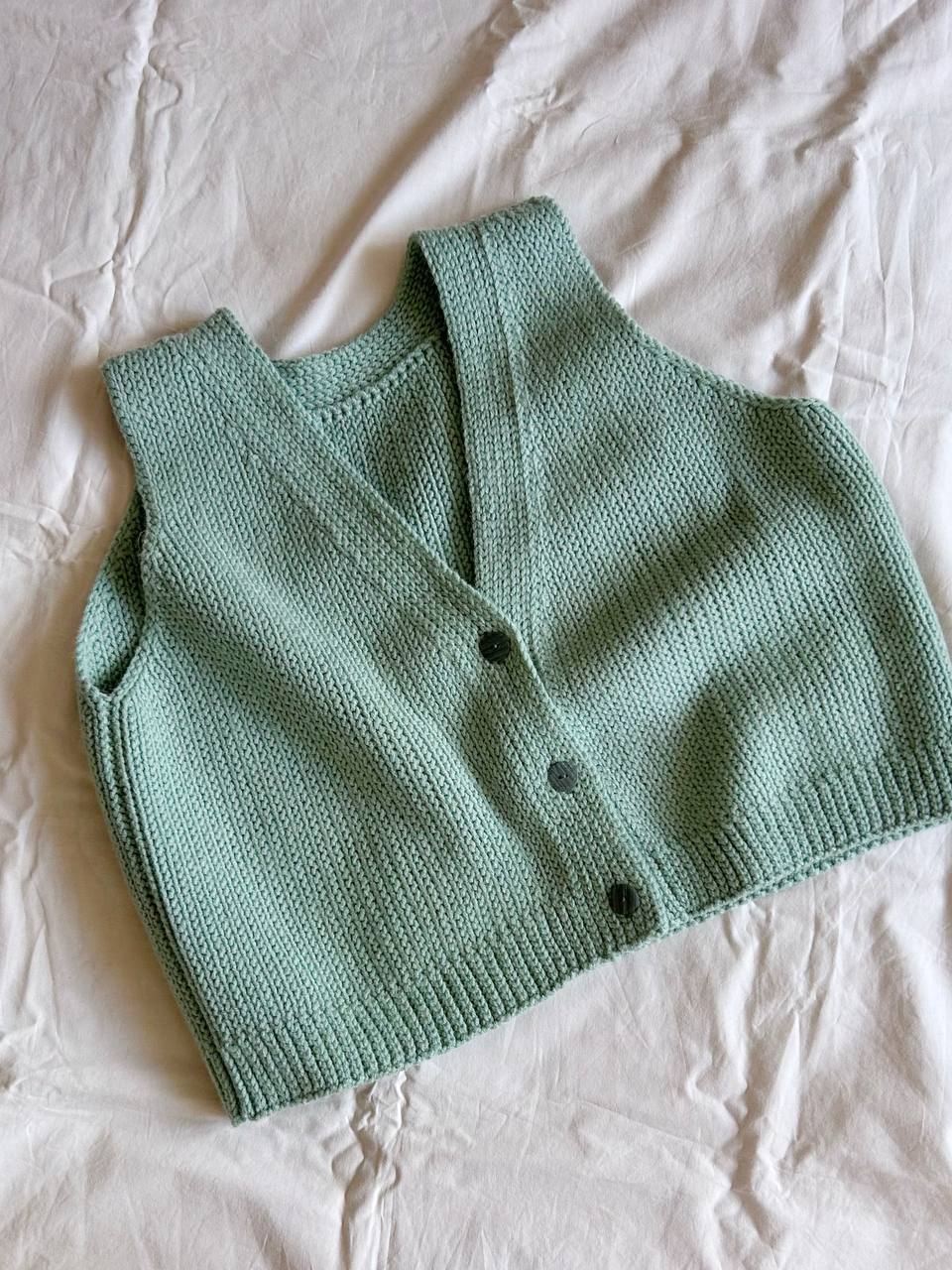 Мастер-класс по вязанию крючком "Жилет на застежке"