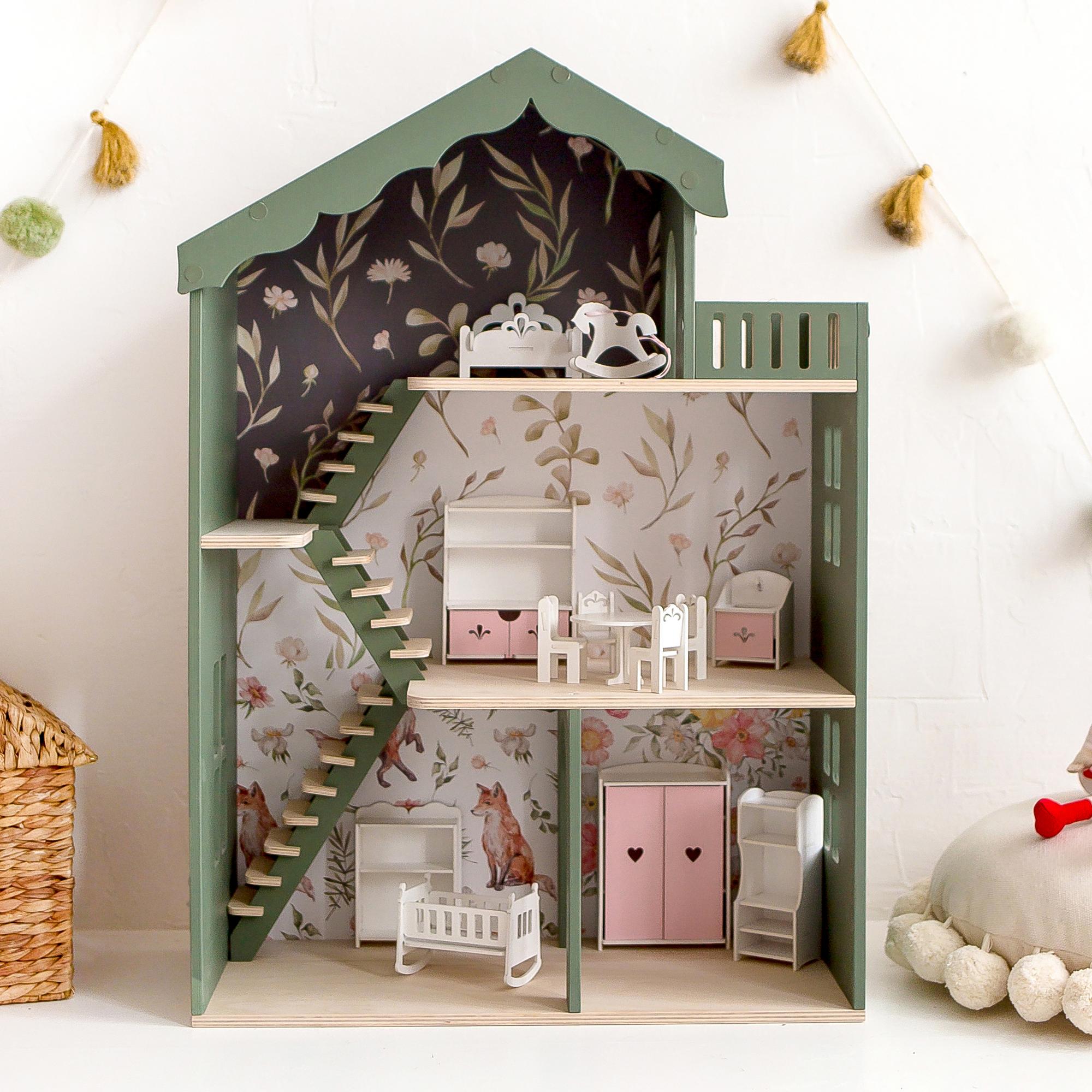 кукольный домик с резной крышей