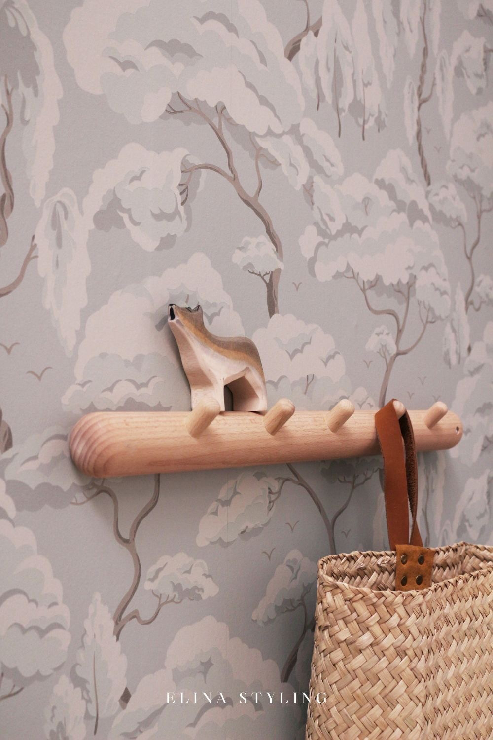 Деревянная полка