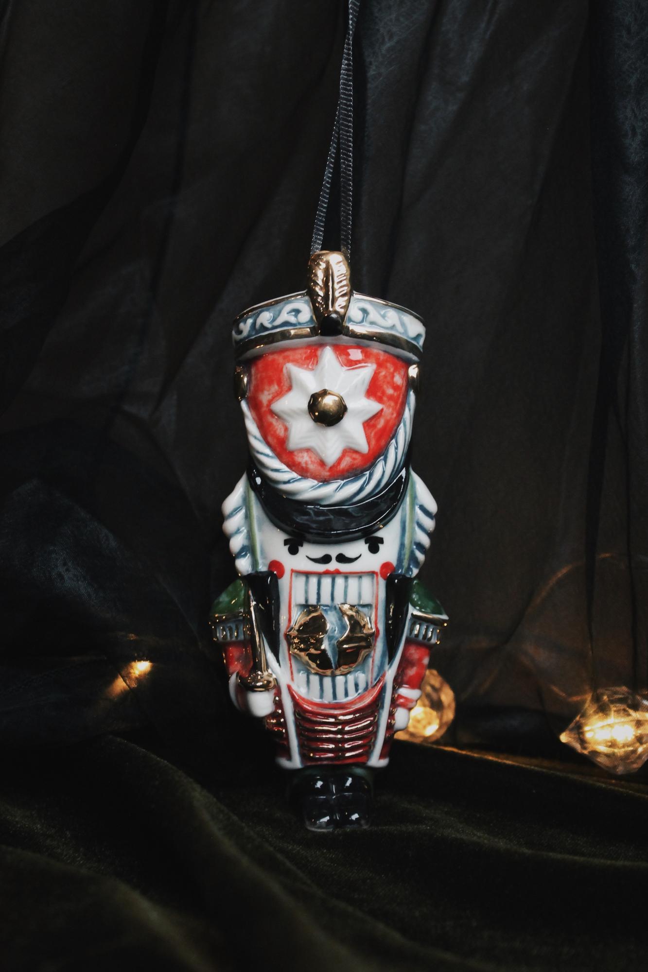 Щелкунчик-Гусар