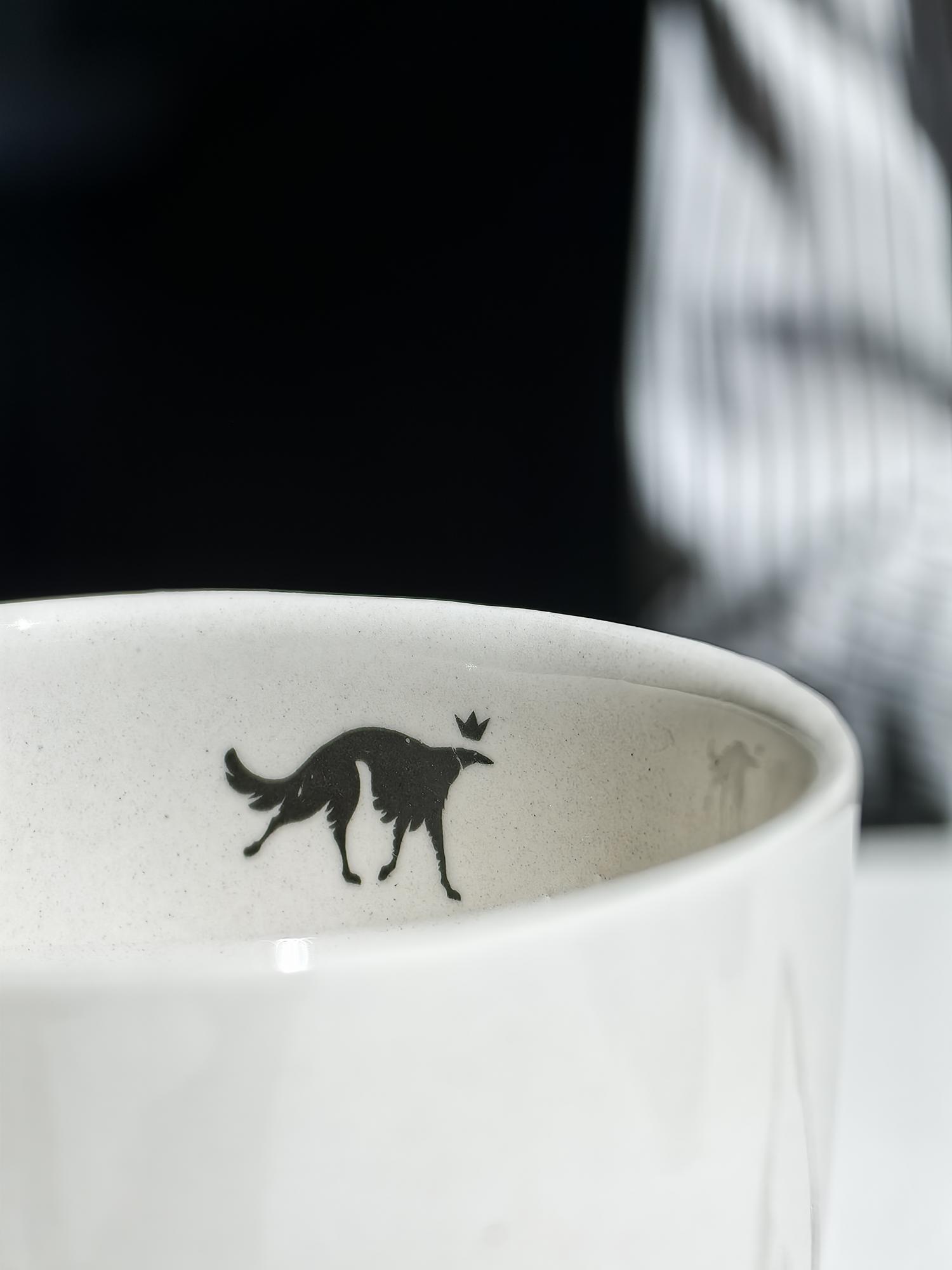 Стакан Борзая чёрная бежит