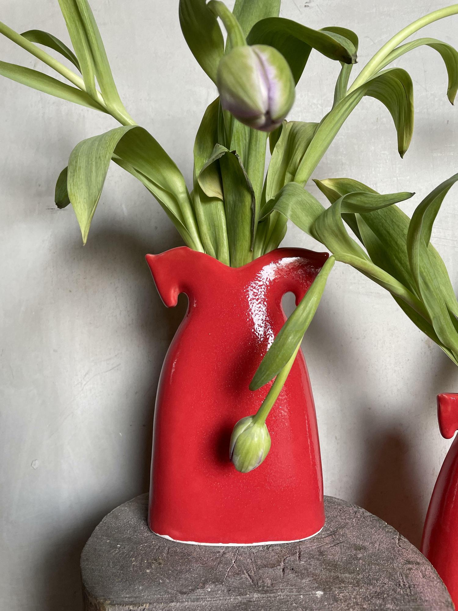 Ваза Конь Тяни-толкай красный