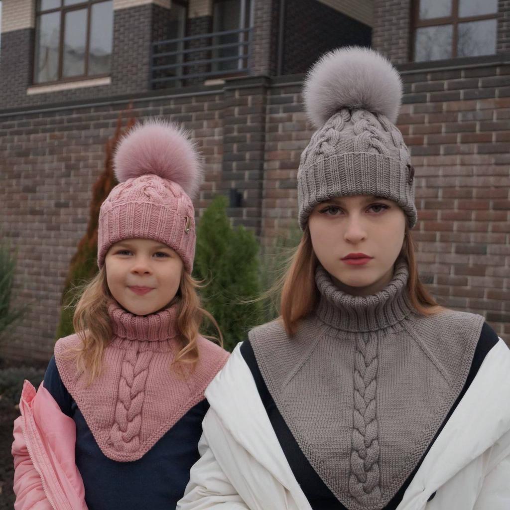 Набор манишка+шапка  Emili