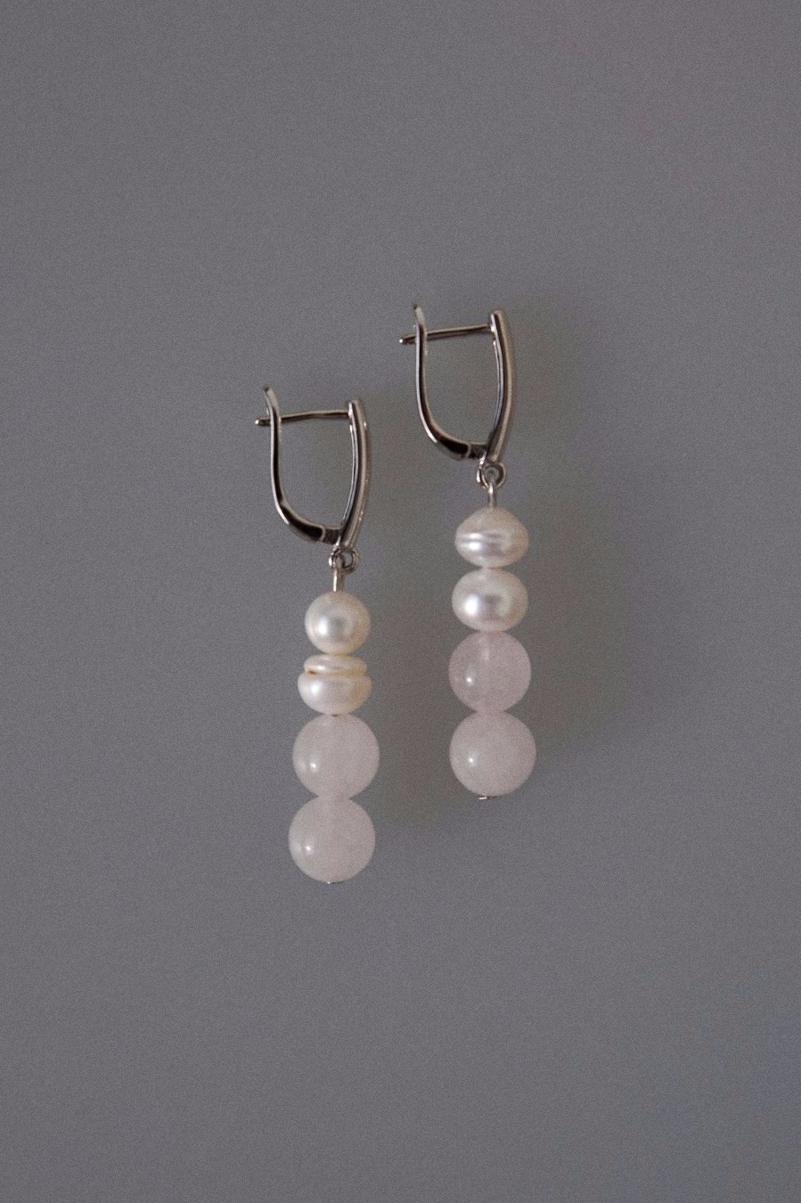 серьги с розовым кварцем и жемчугом