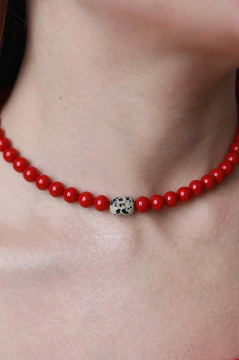 красные бусы