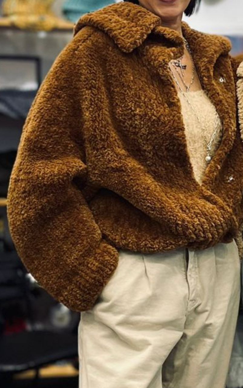 Бомбер "FLUFFY" коричневый