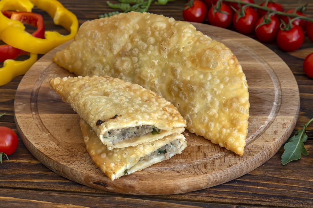 ЧЕБУРЕК С МЯСОМ