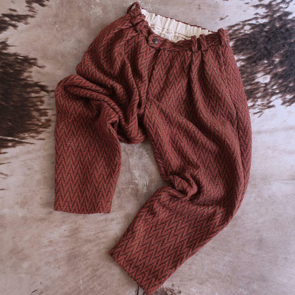 Zmai's trousers made of an old carpet