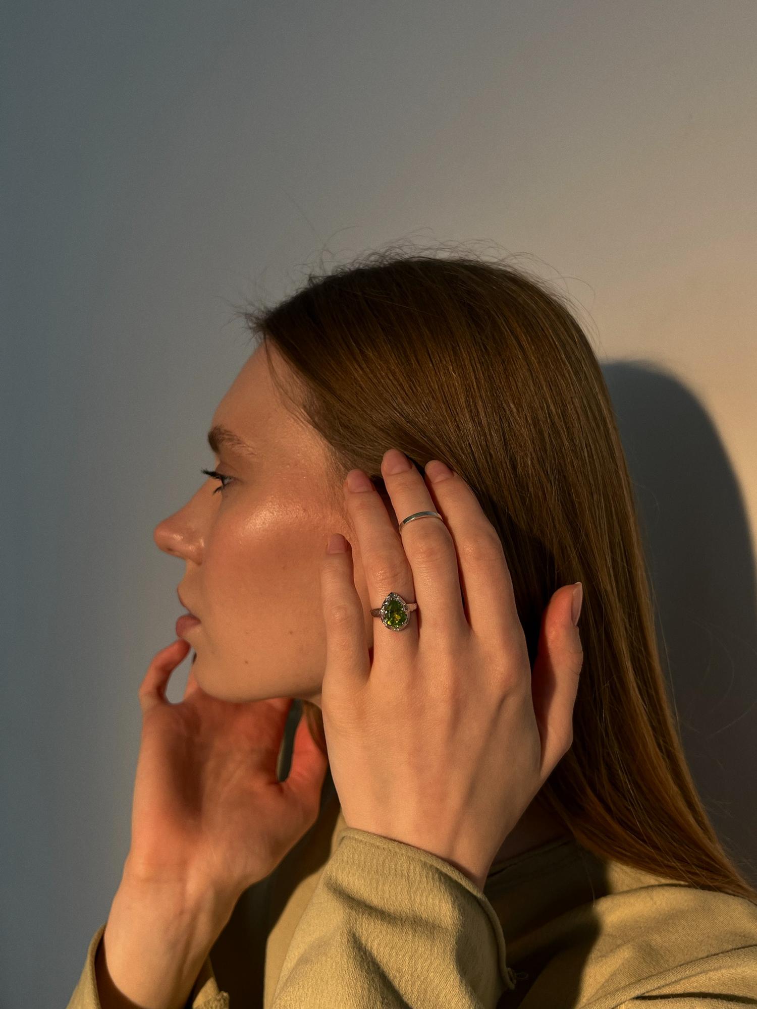 Кольцо Crystal Drop с хризолитом