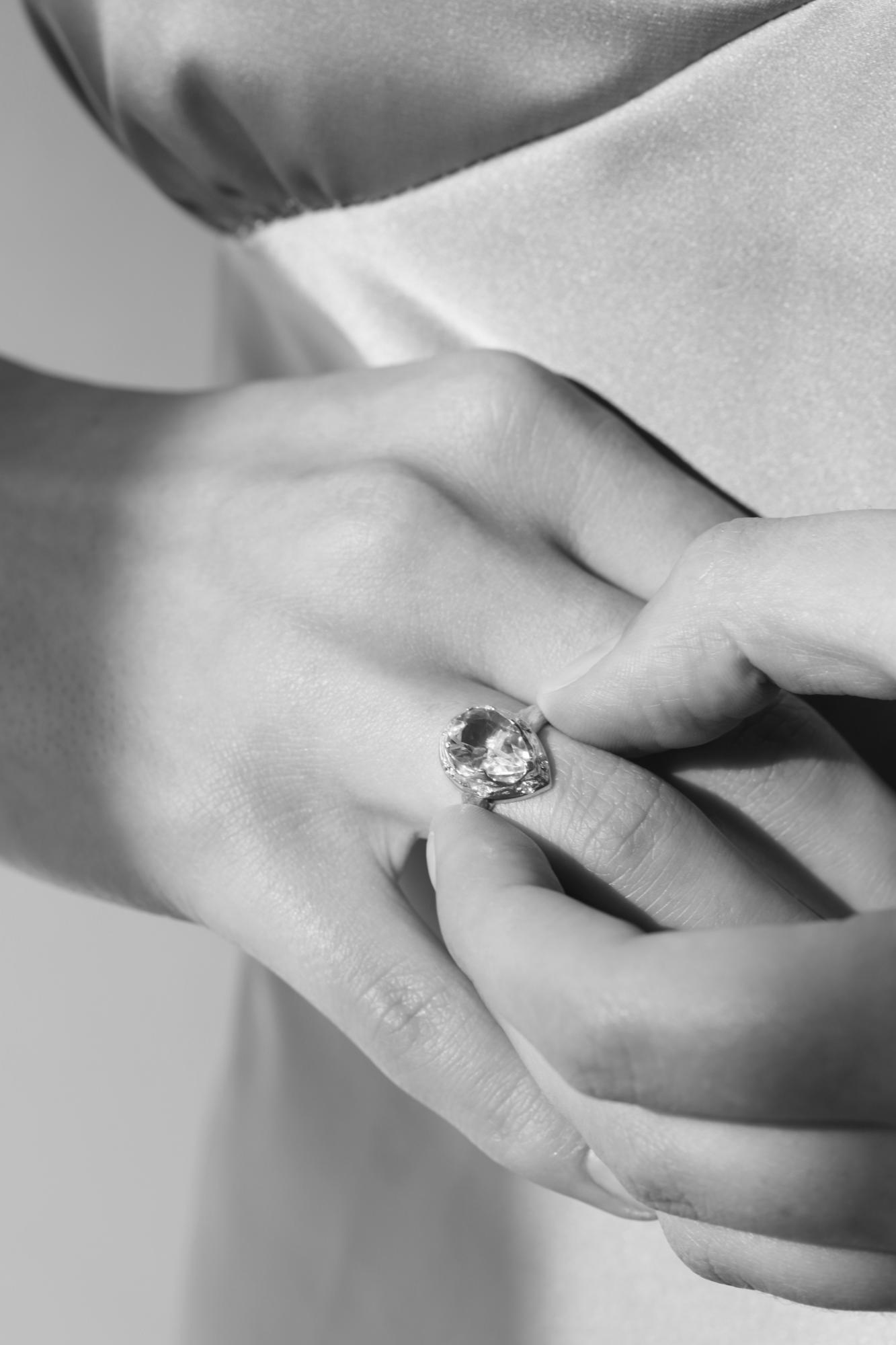 Кольцо Crystal Drop с празиолитом (желтое золото)