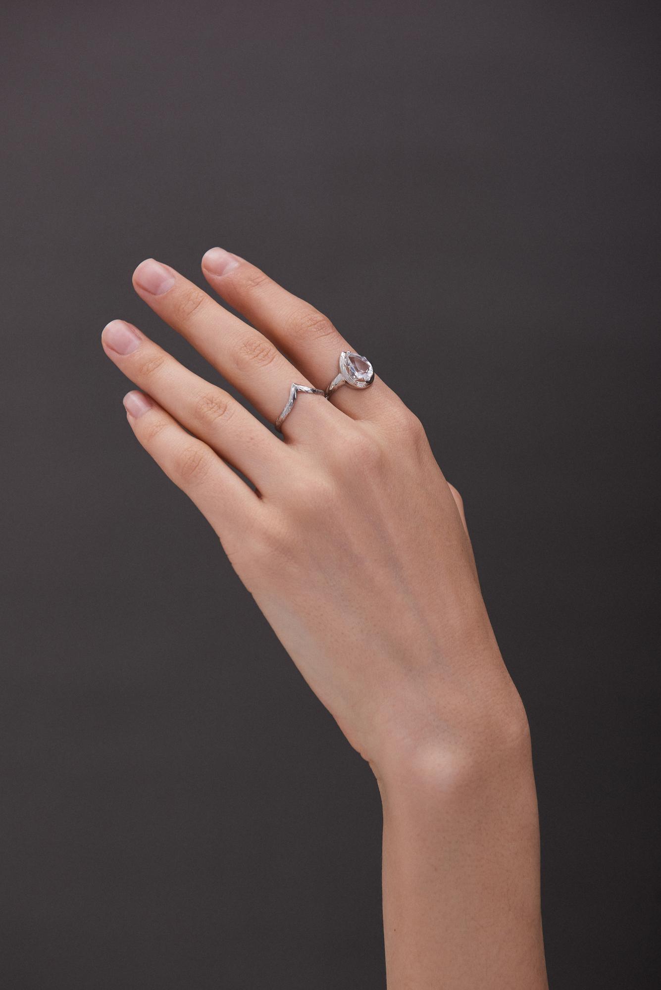 Кольцо V фактурное