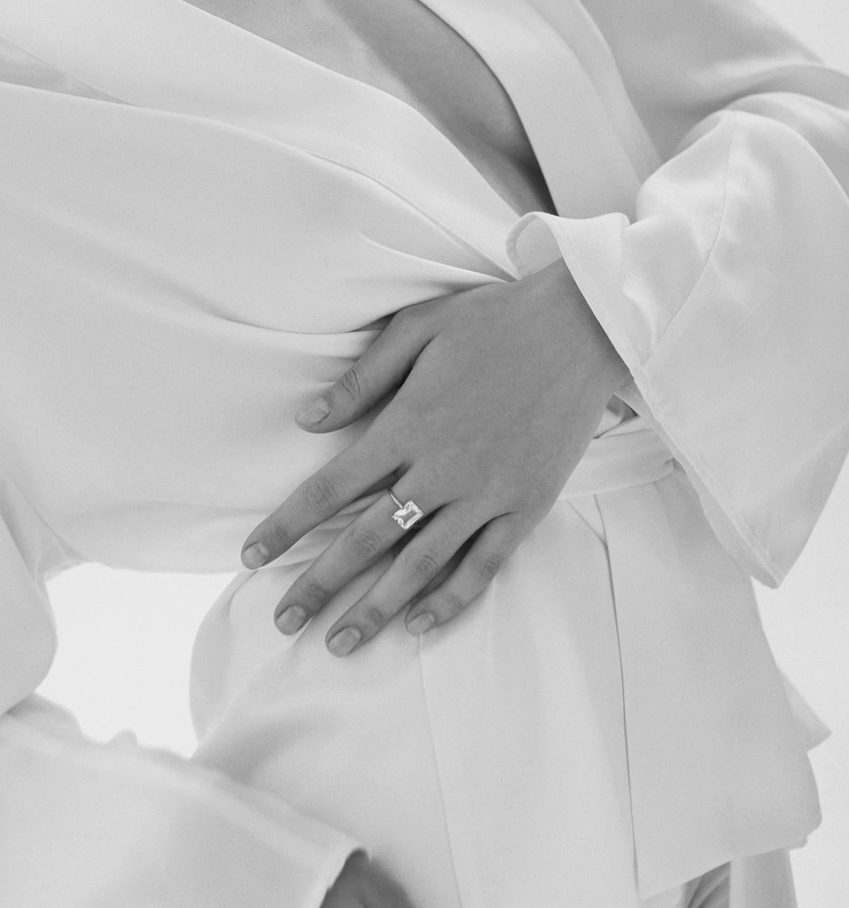 Кольцо Crystal Classic с голубым топазом (желтое золото)