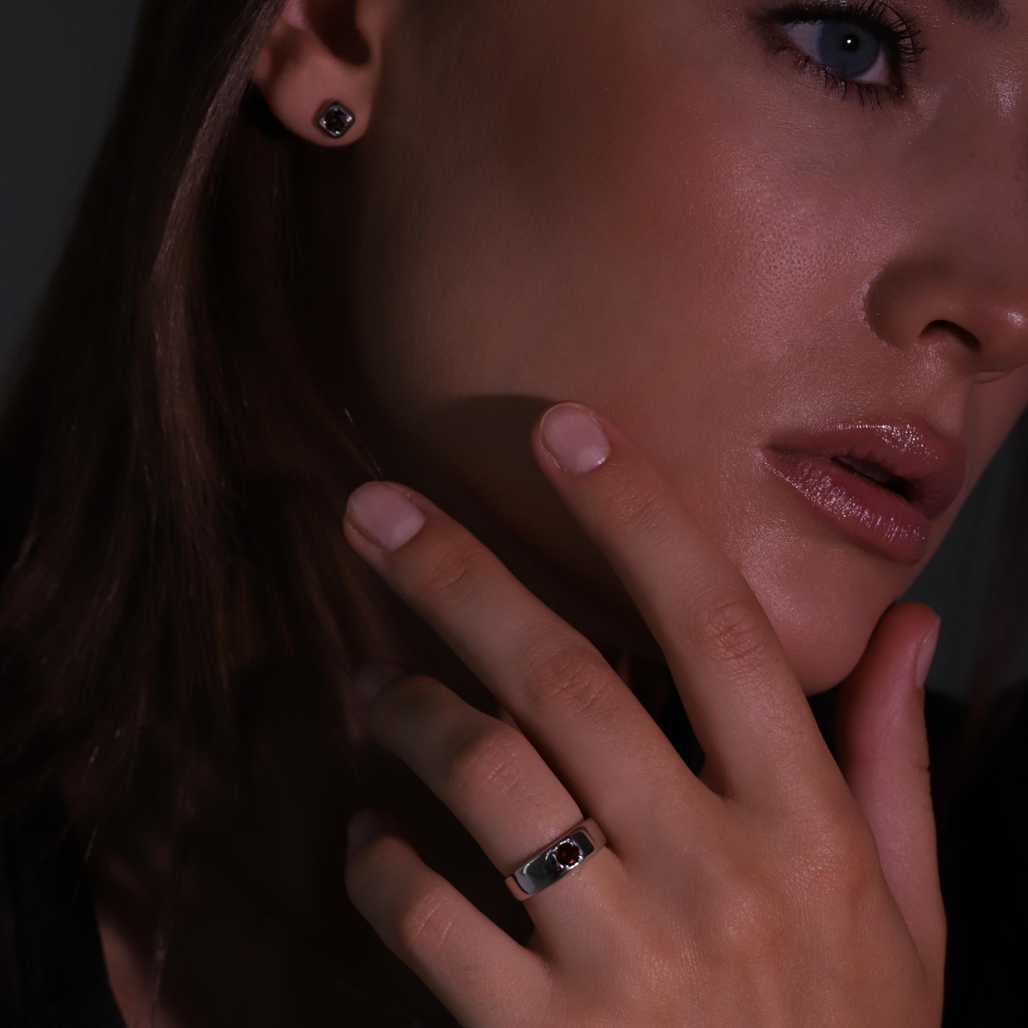 Серьги Crystal Square с гранатом