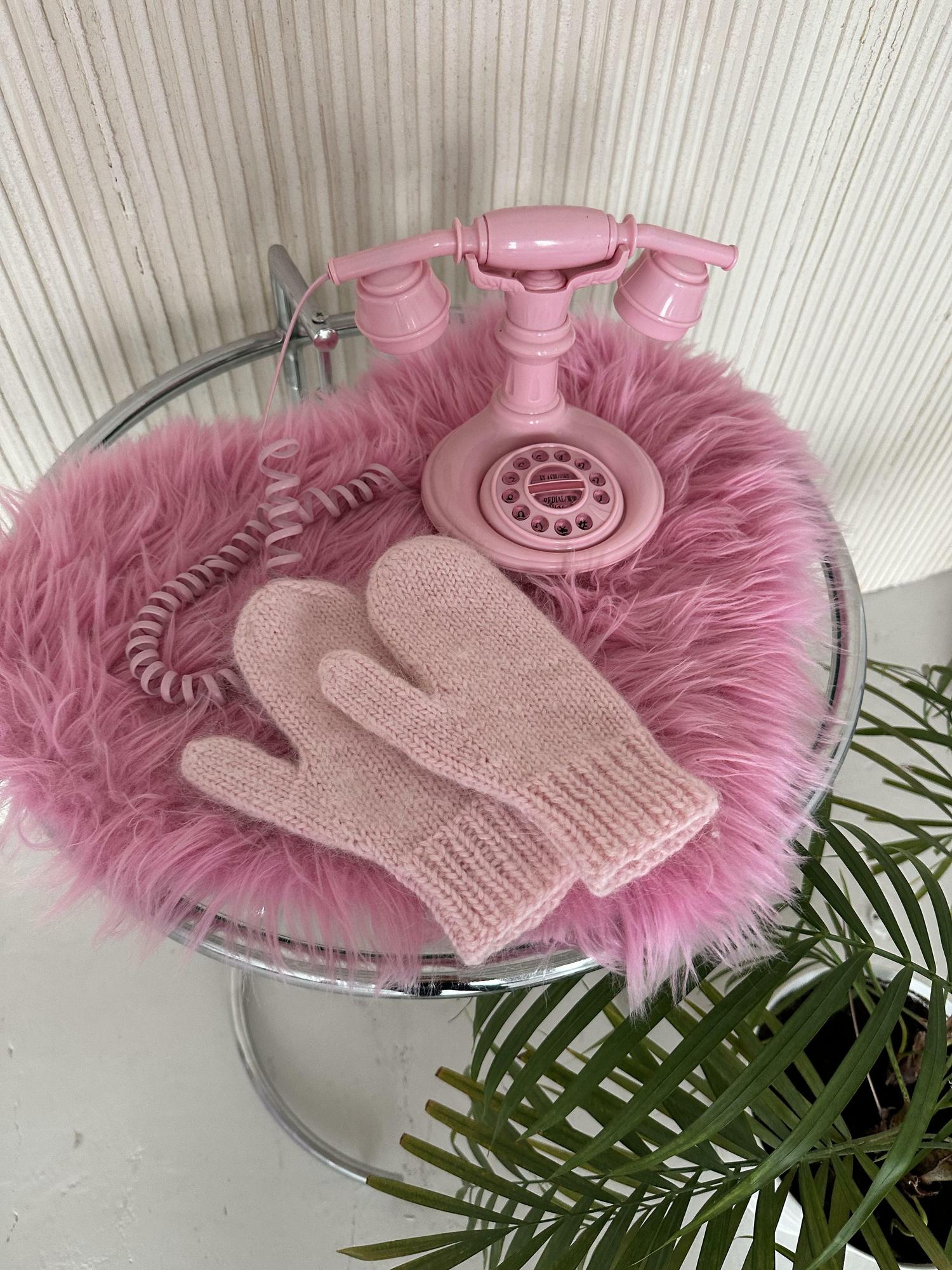 Мохеровые варежки