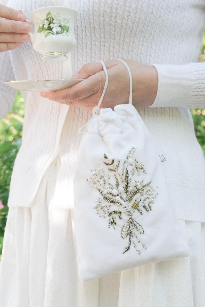 "Ирэн" бархатный мешочек с вышивкой бисером и жемчугом и кристаллами, утягивающийся на шнур