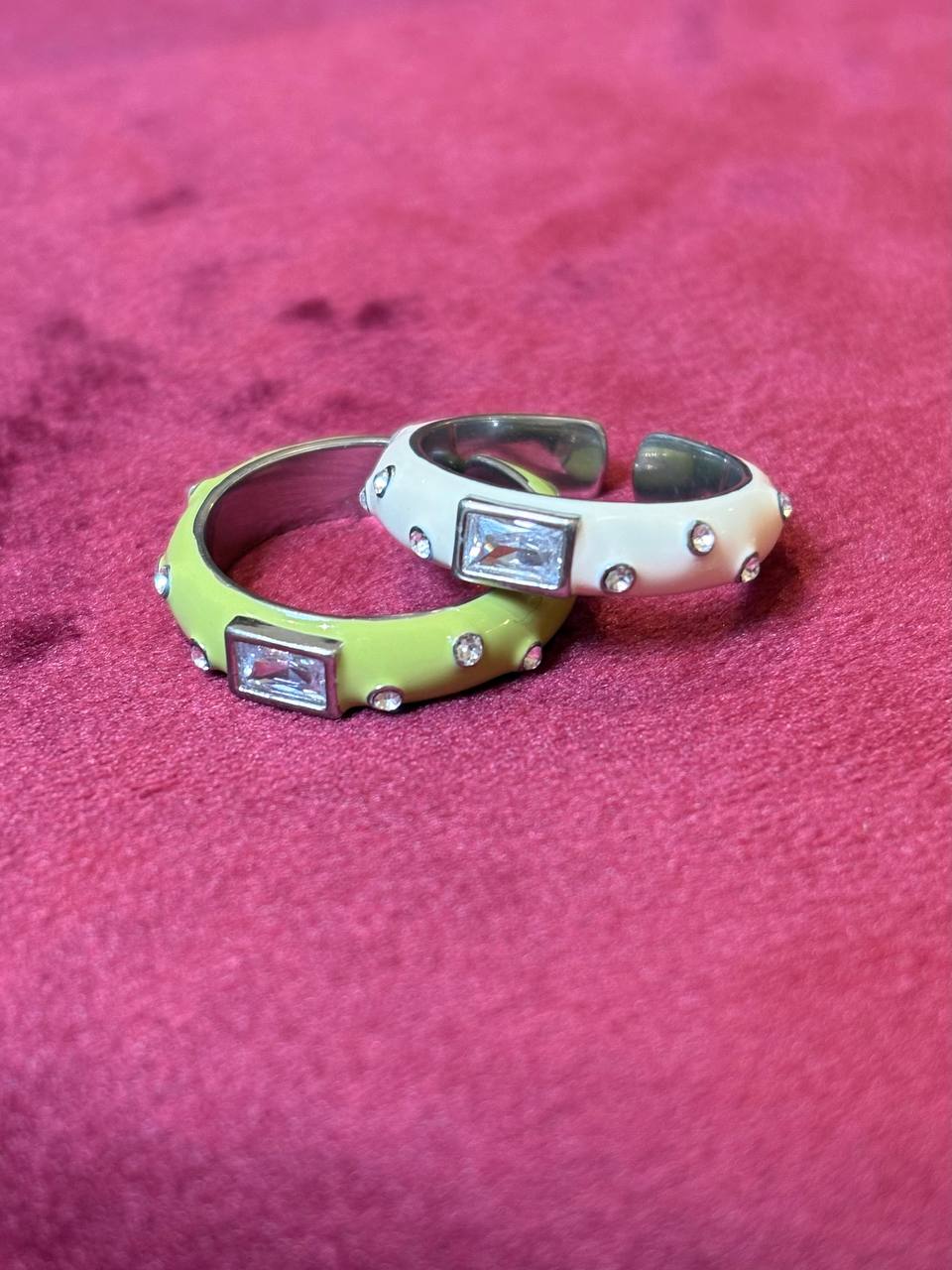 Кольцо с эмалью