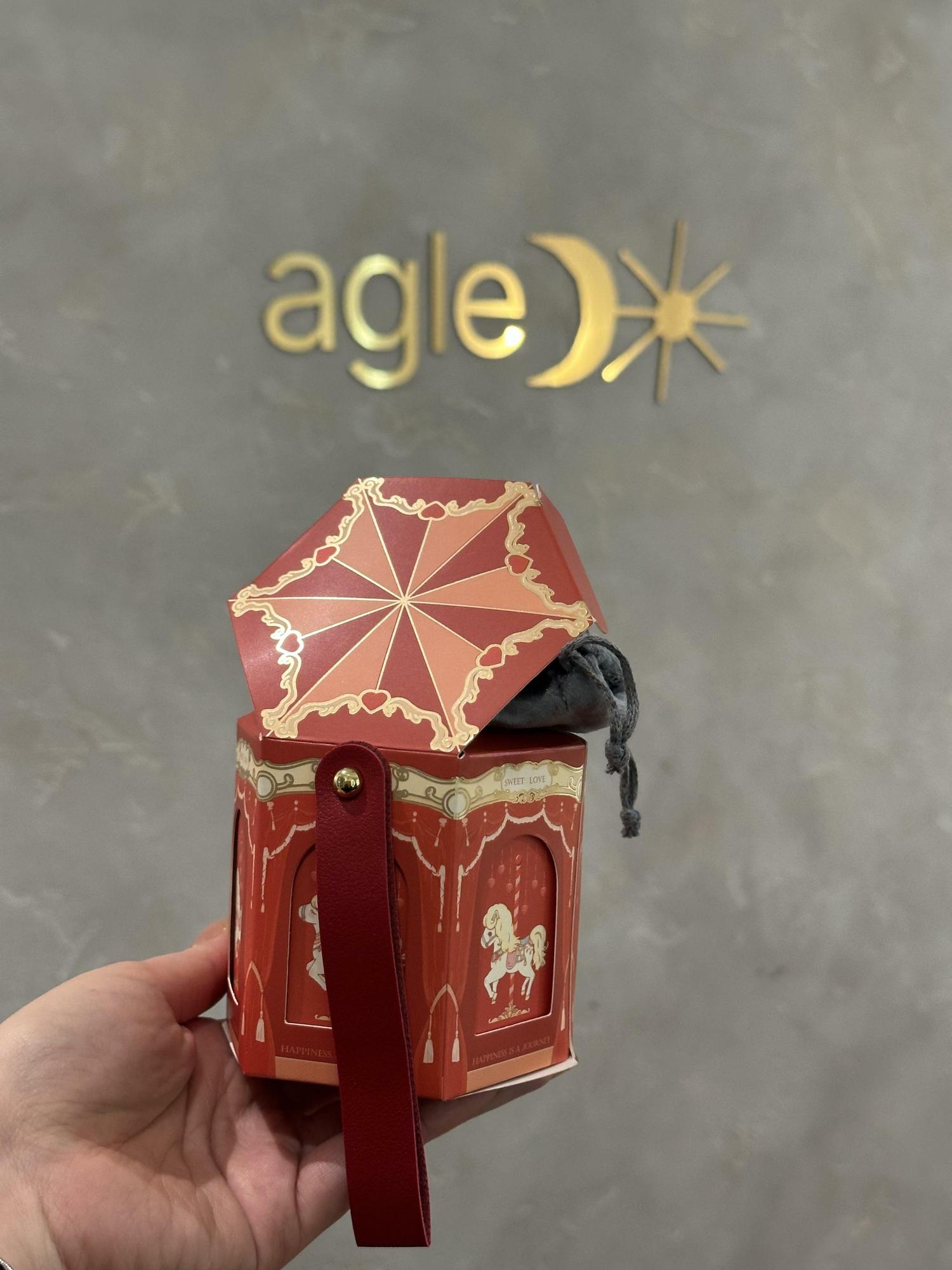 Новогодняя коробка-карусель