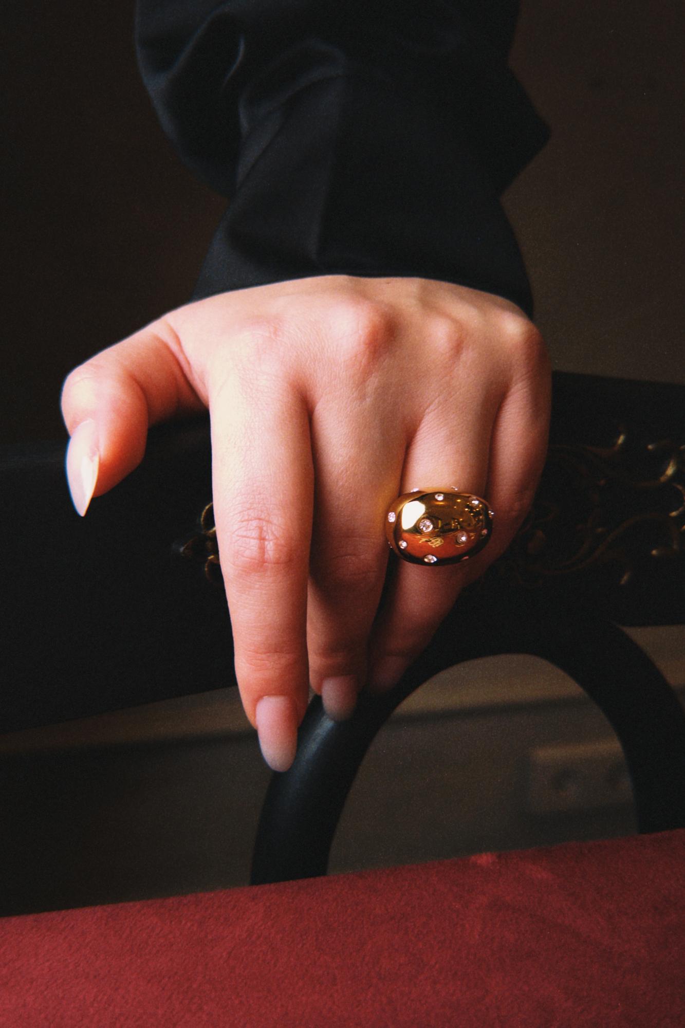 Кольцо «Капля» с инкрустацией