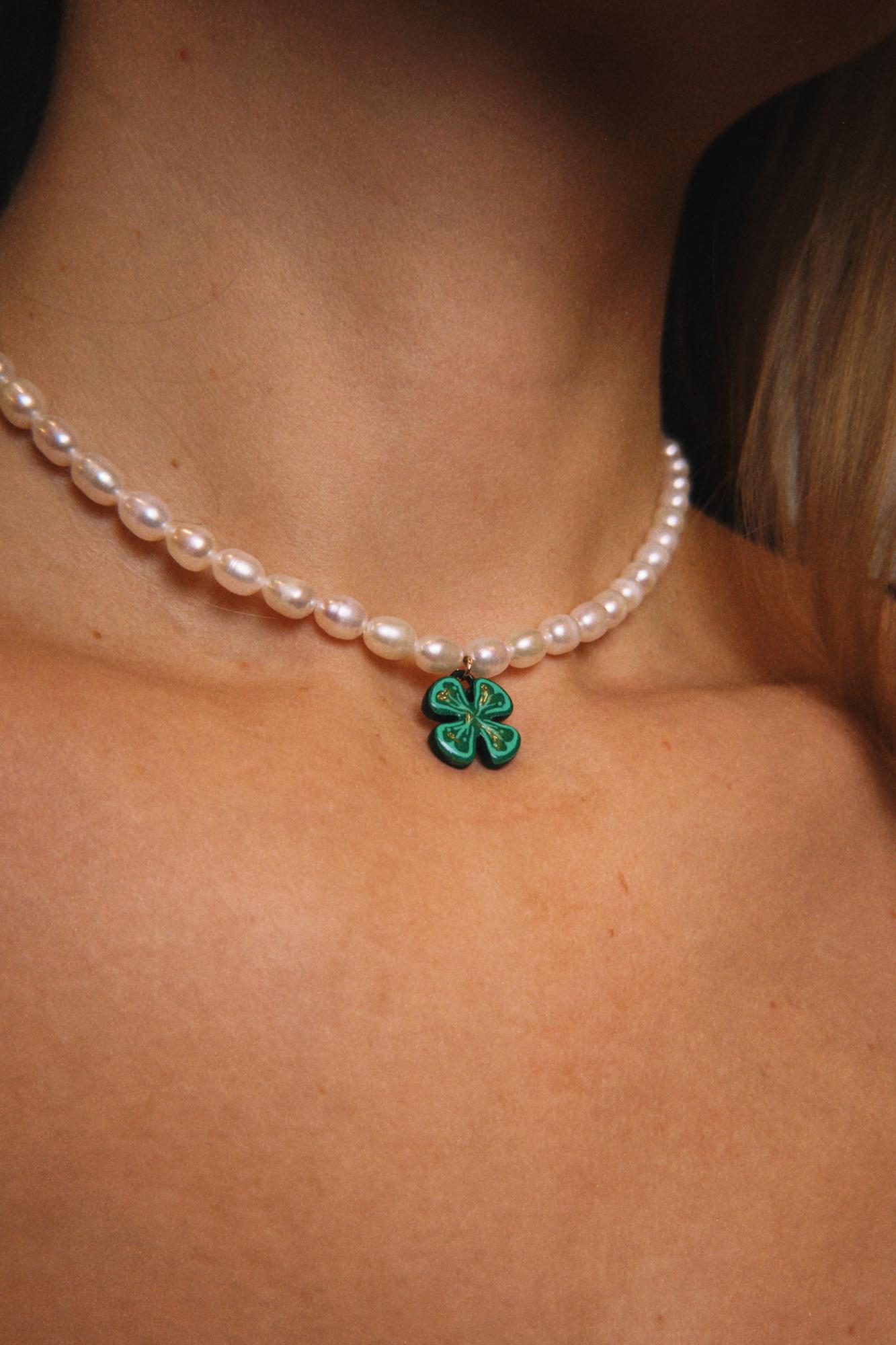 Чокер с клевером