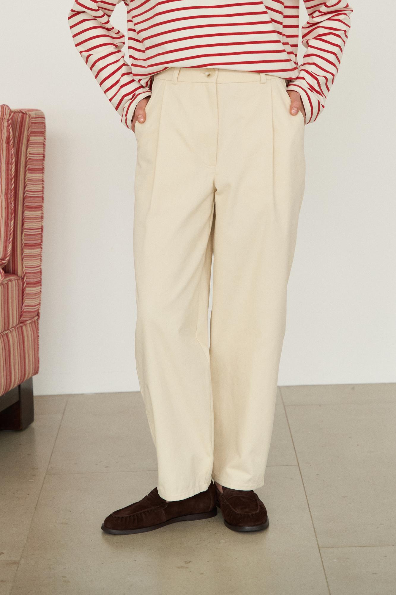 Брюки зауженные, кремовые