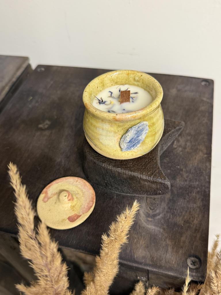 Котелок с Кианитом