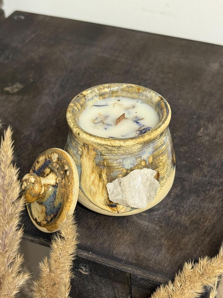 Котелок с горным хрусталем