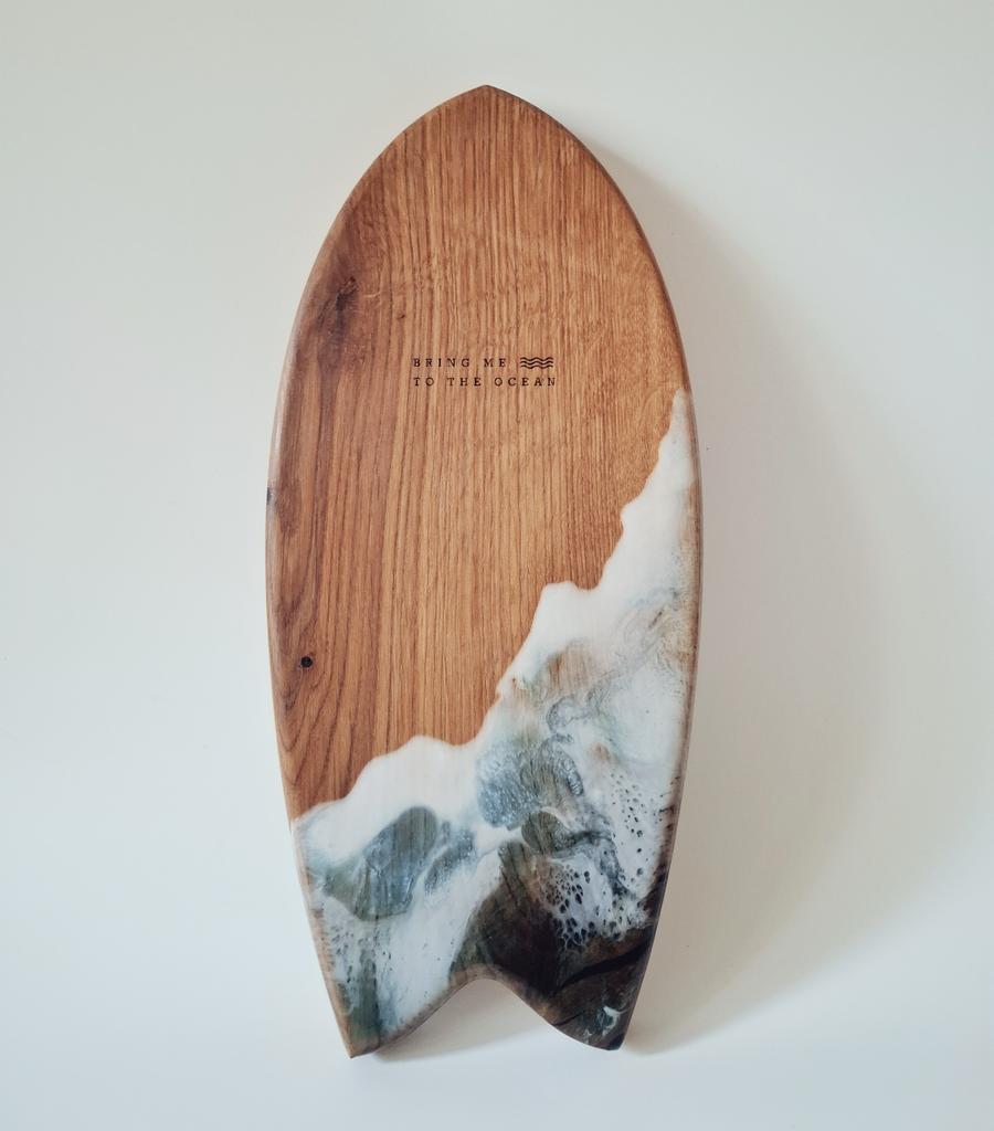 Доска для сервировки с океанической волной 33 см