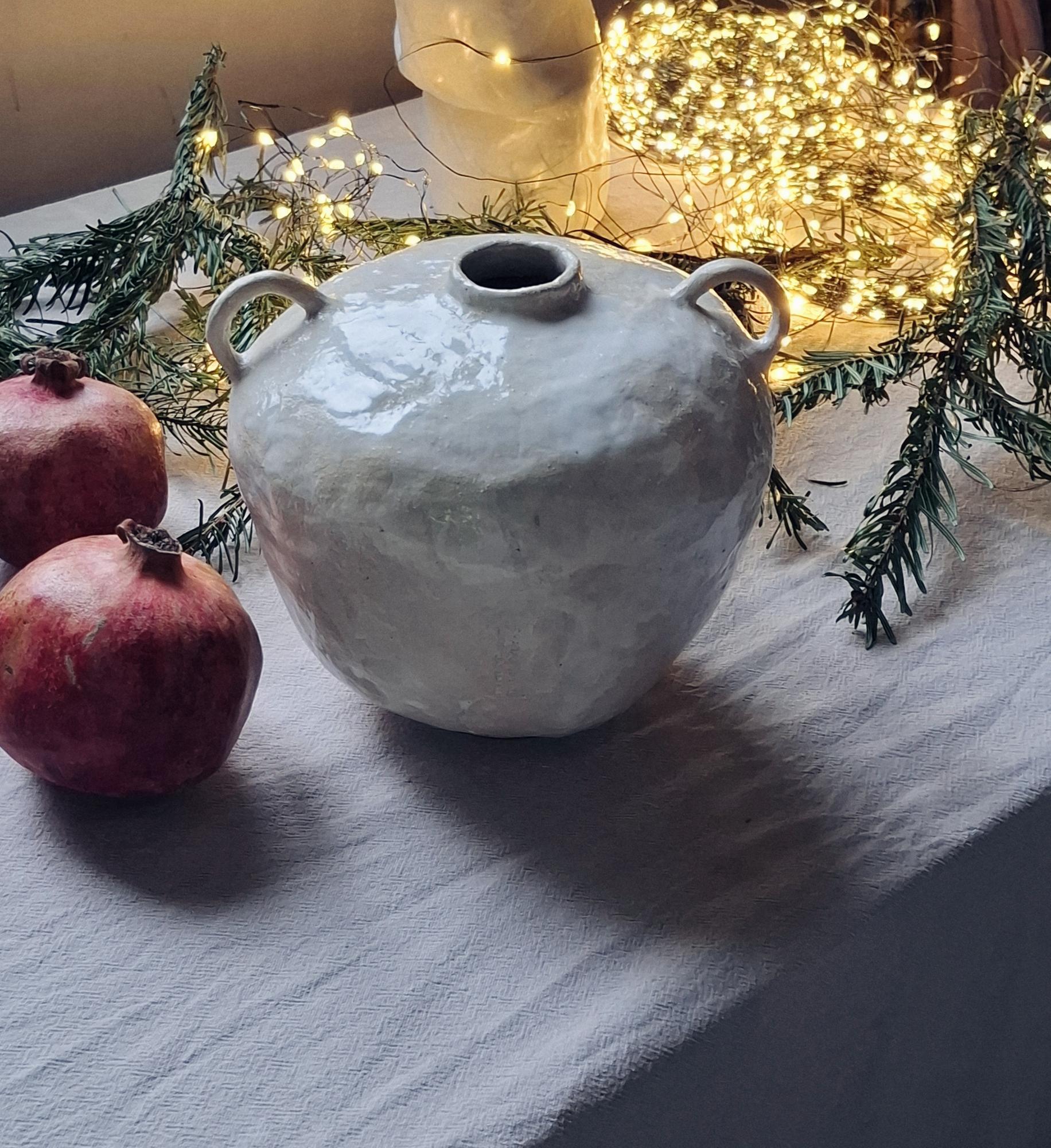 Круглая ваза с ручками (есть нюанс)