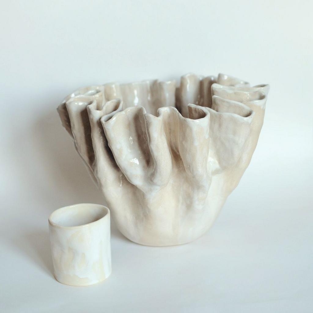 Интерьерная ваза с изгибами "Pearl"