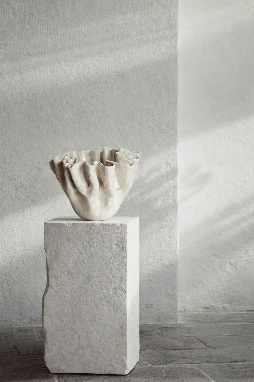 Керамическая скульптура «Внутри волны»