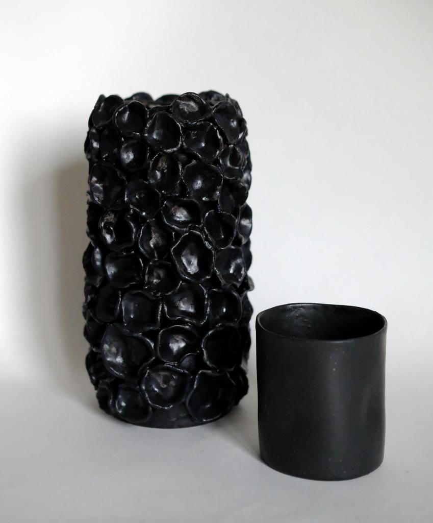 Ваза керамическая "Black shells"