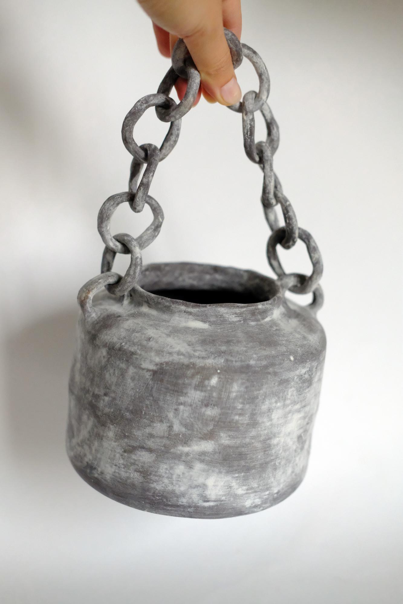 Ваза "Ваби саби" с цепью