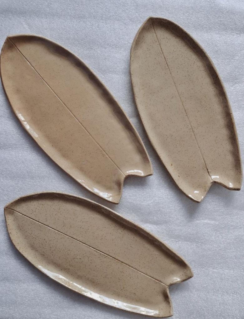 Set 6. Сет из трёх керамических тарелок "Surfside Boards"